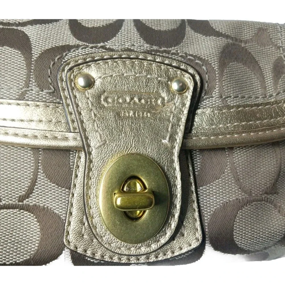 Vintage Coach Signature C Leather Trim Wristlet Khaki & Gold Turnlock - Picture 6 of 7